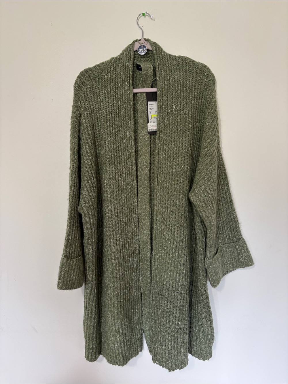 035 NWT YESTA SWEATER